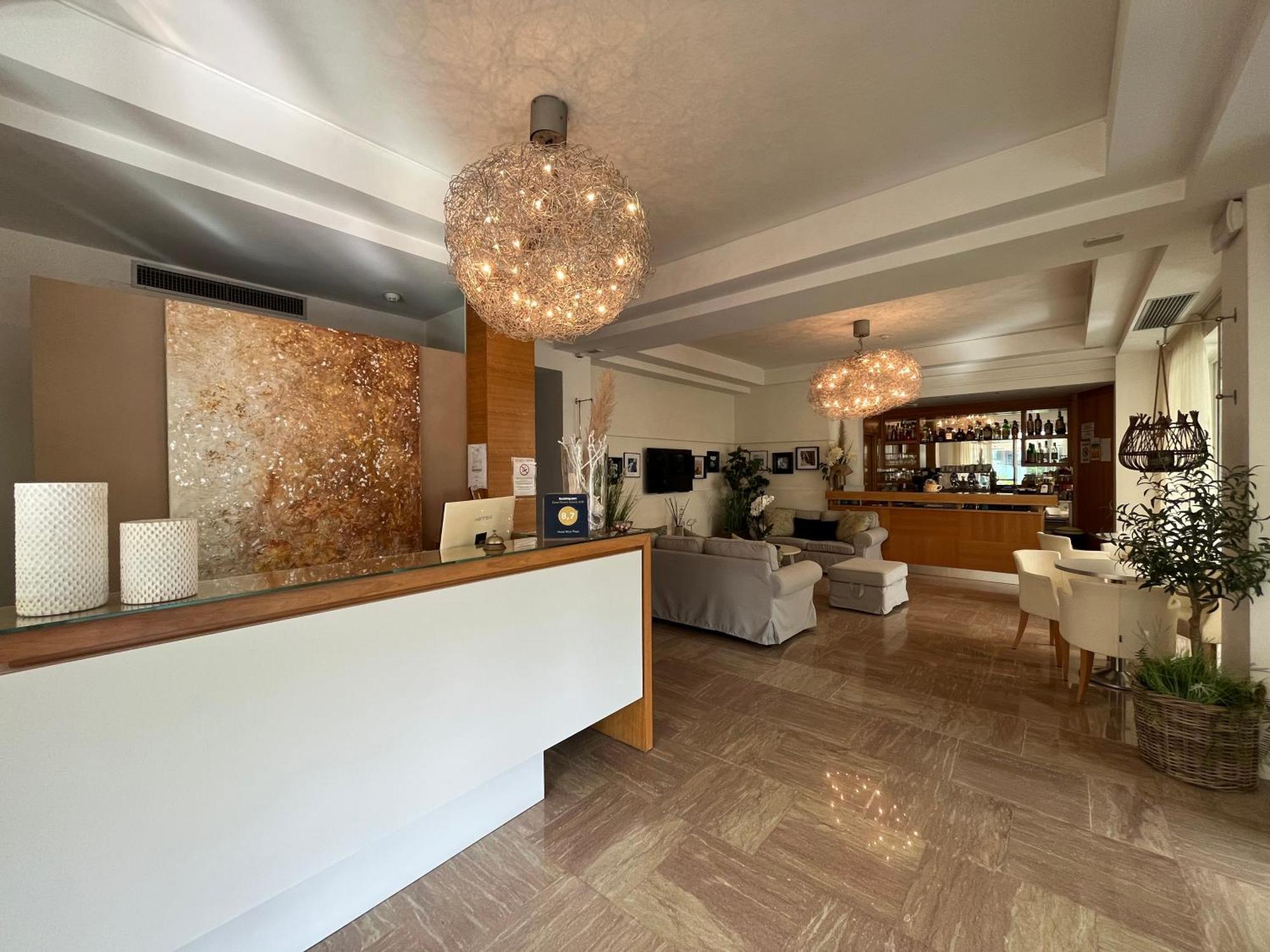 Hotel Mon Pays Риччоне Экстерьер фото